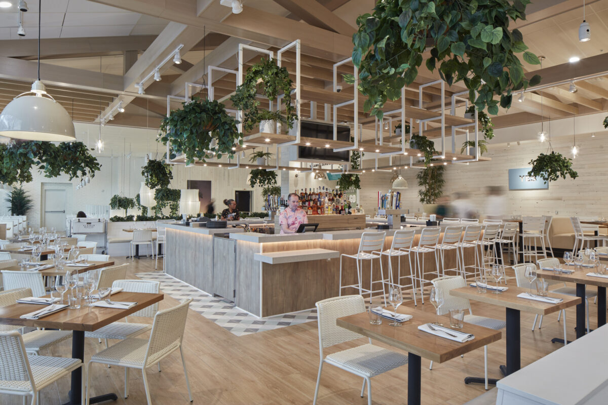 airport restaurant and bar