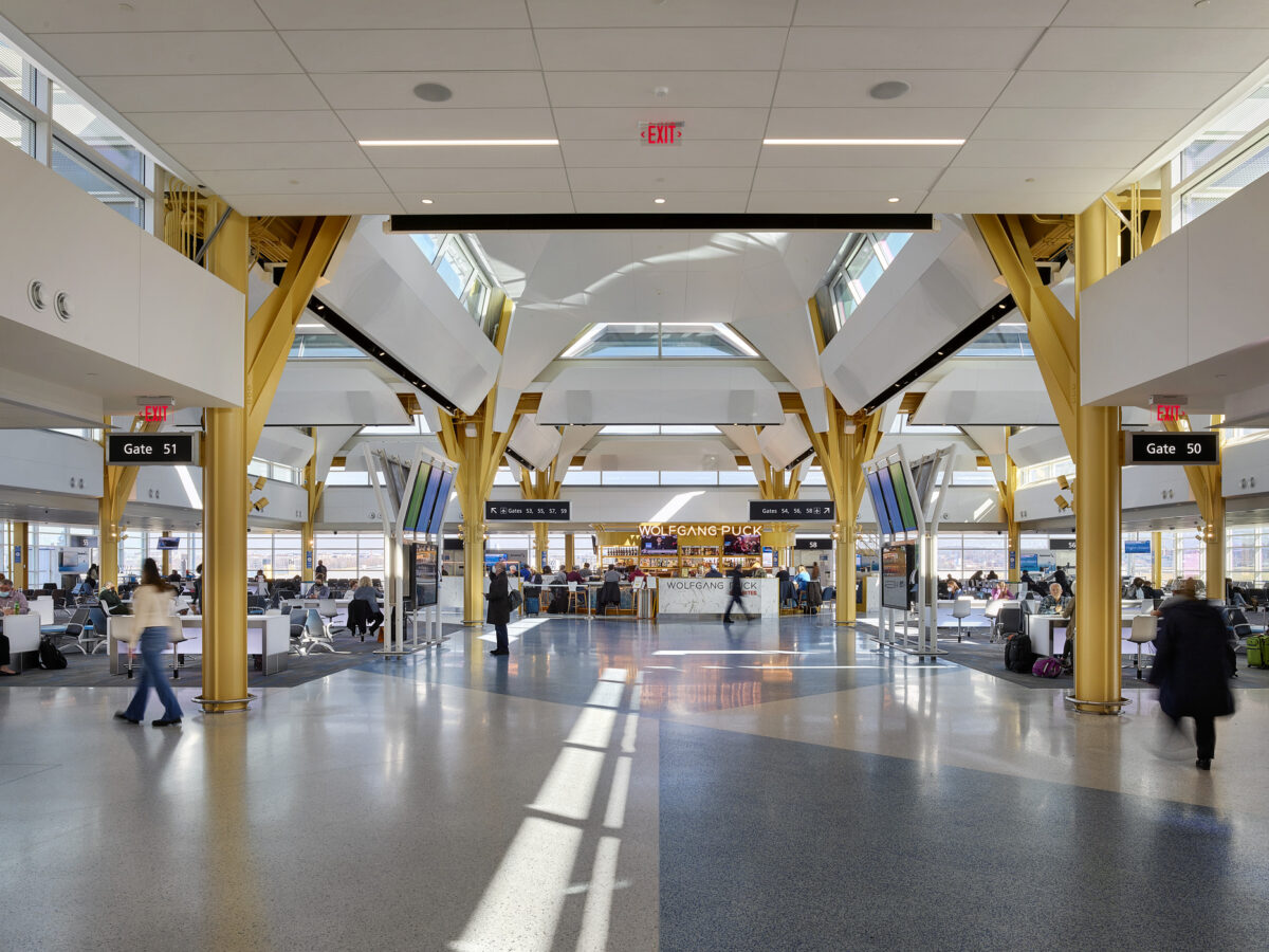 people at airport gates