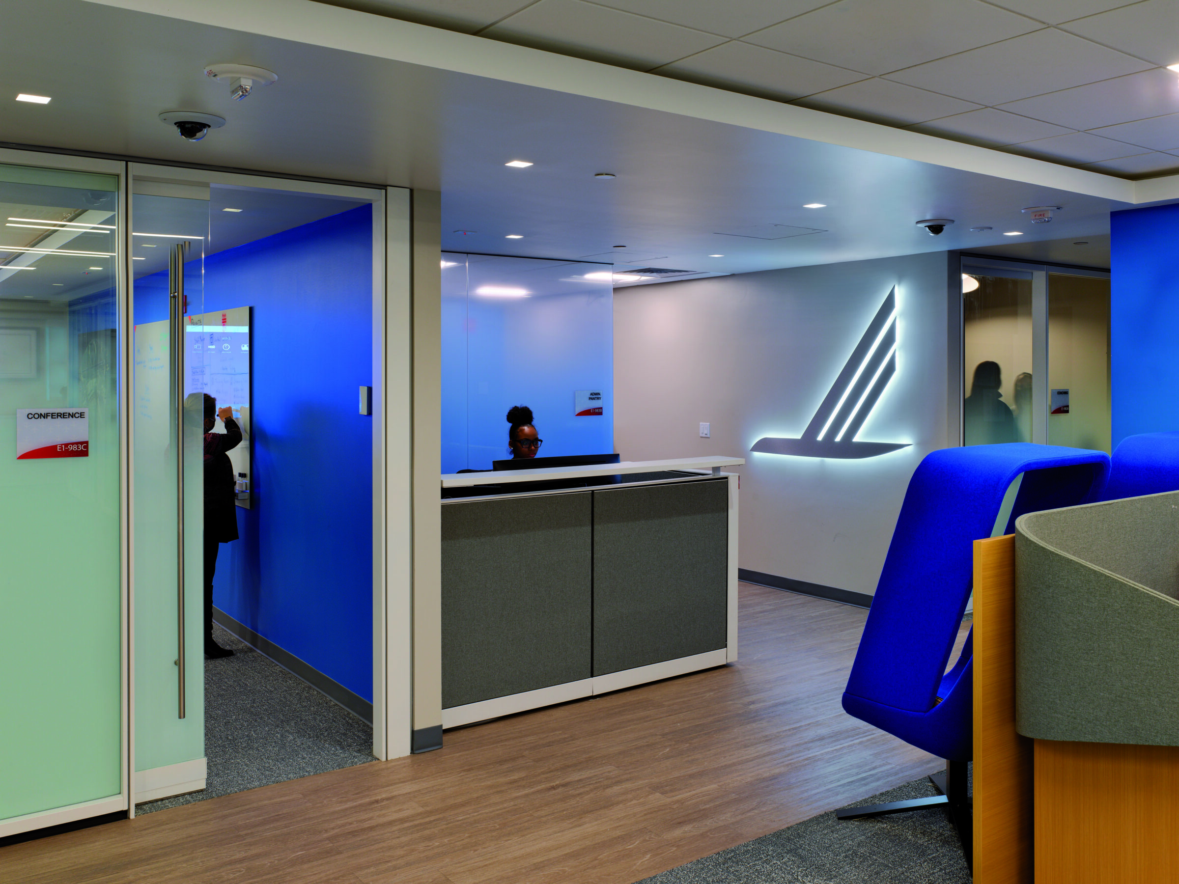 employee support space reception desk