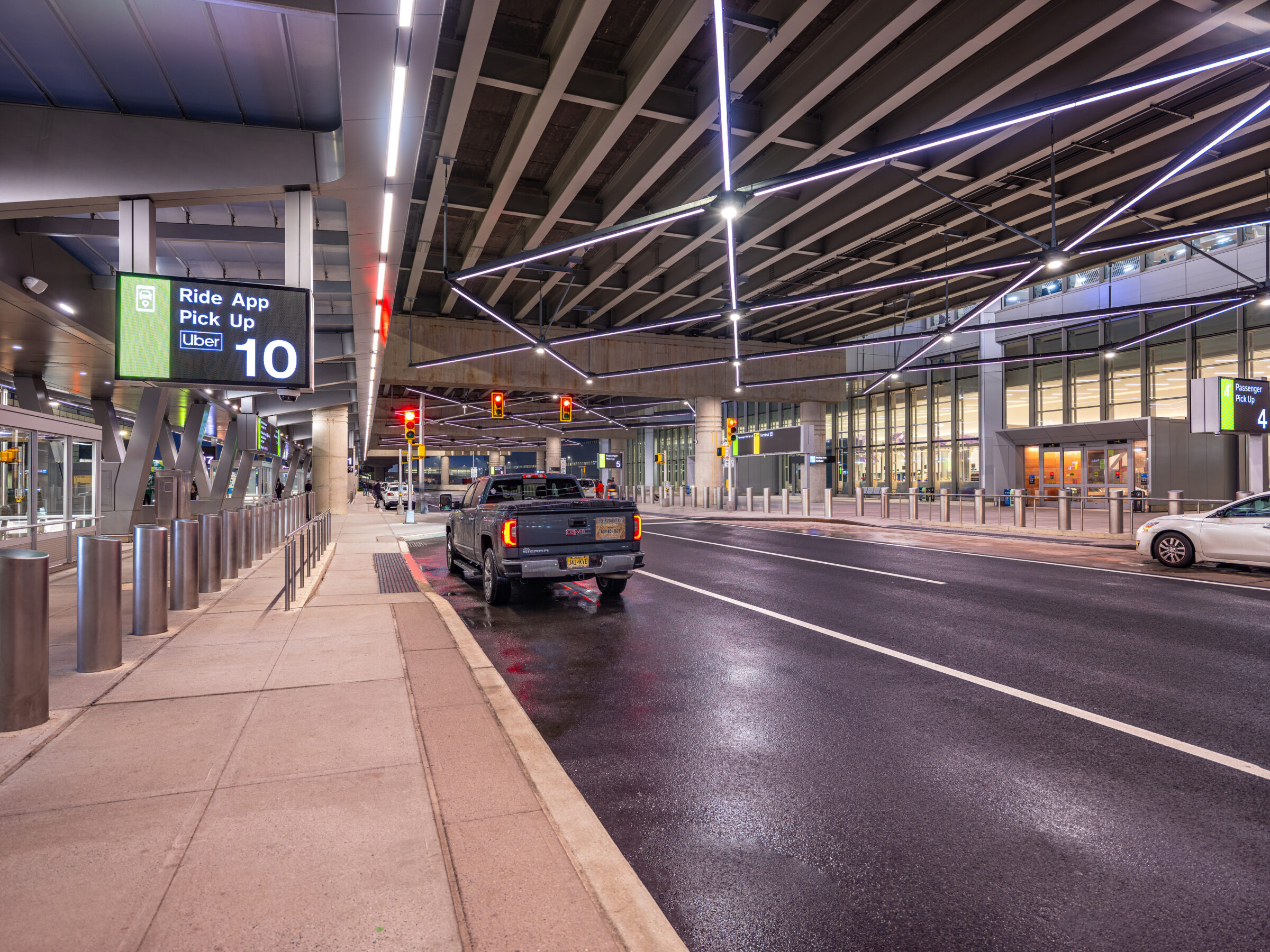 arrivals curbside area