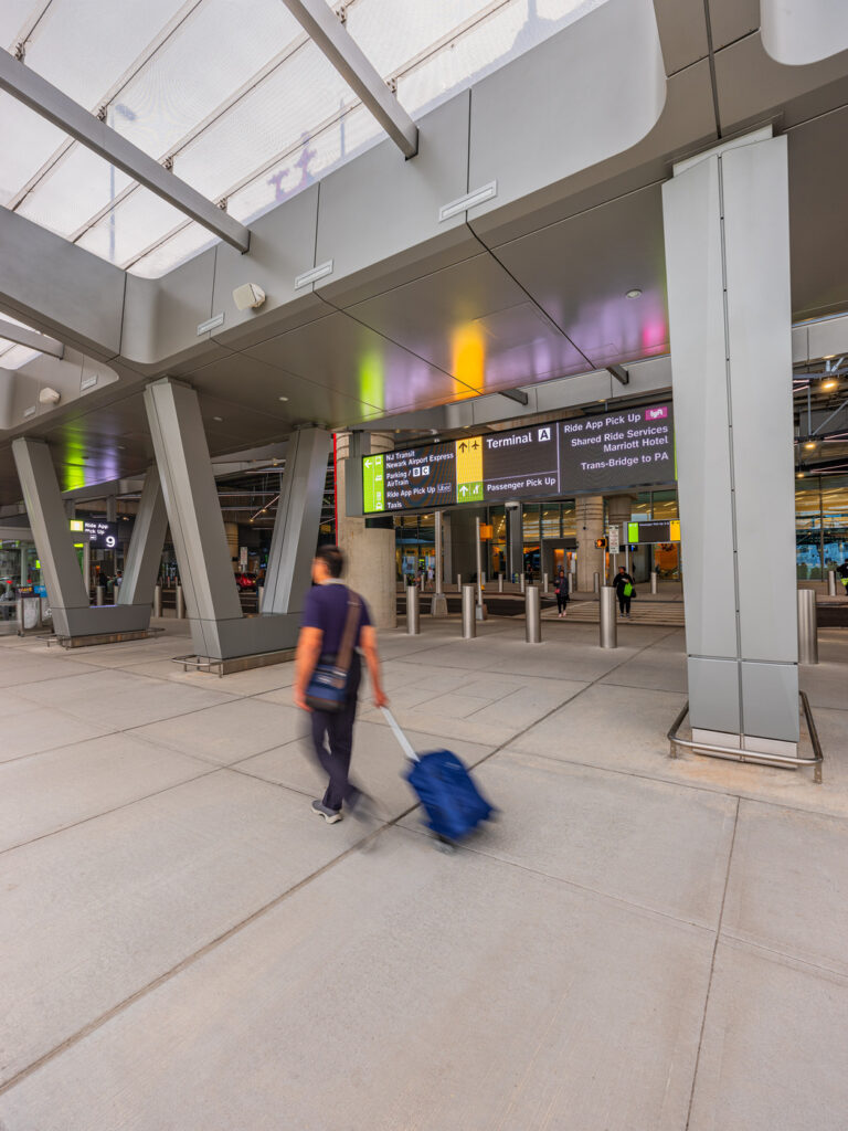 arrivals curbside signage