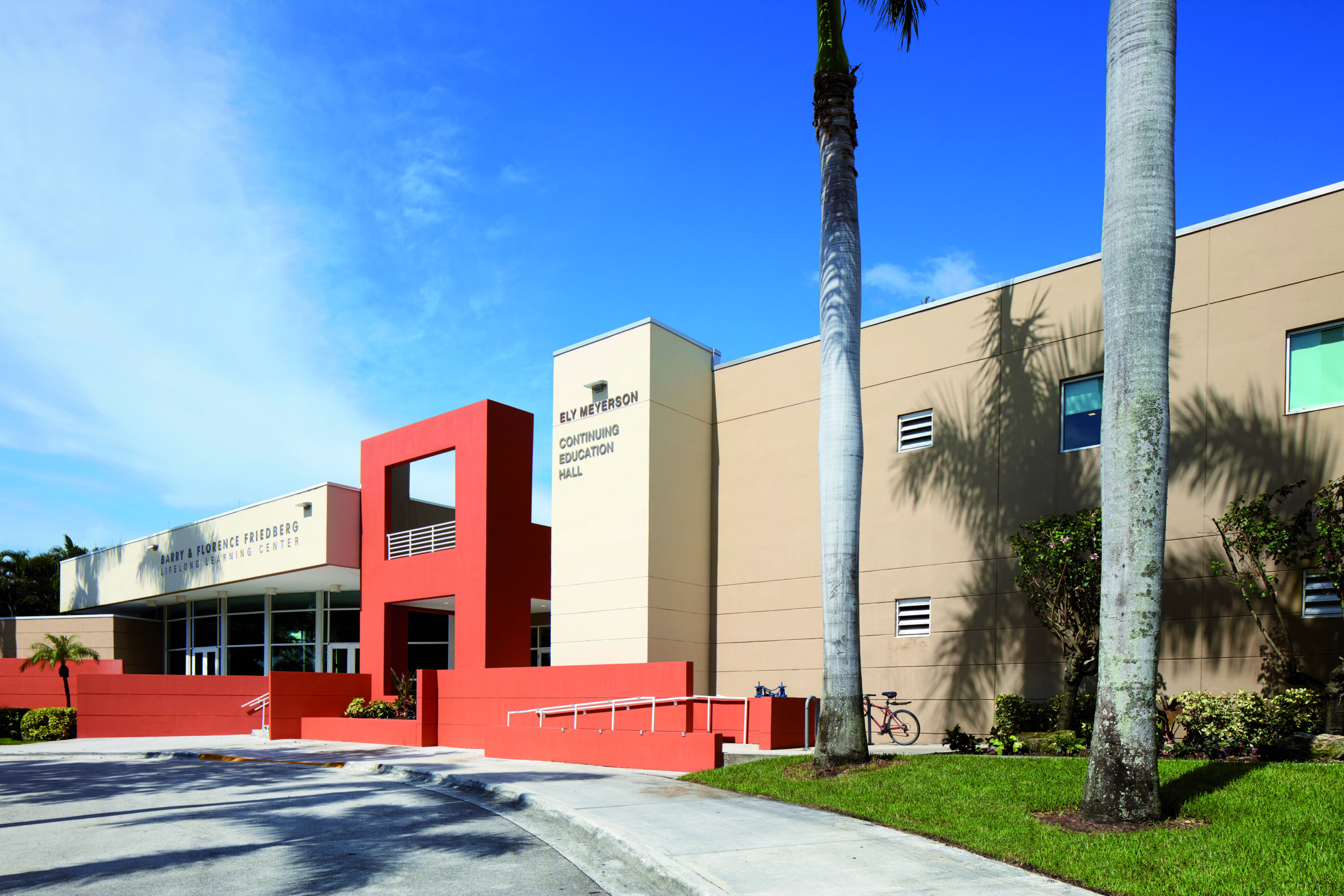 Florida Atlantic University Barry & Florence Friedberg Lifelong Learning Center exterior