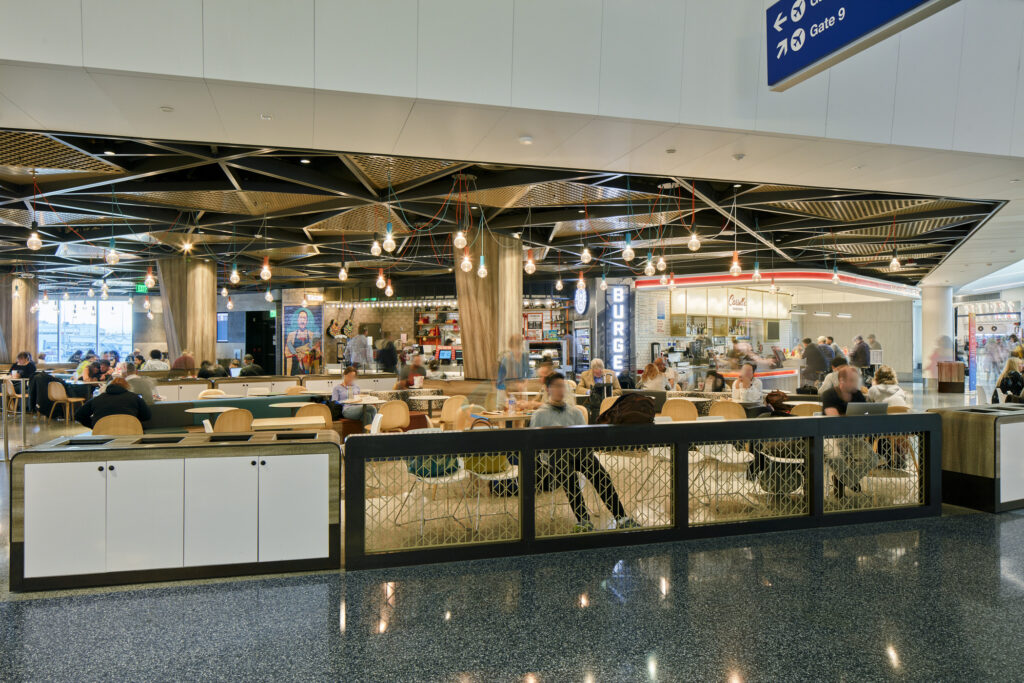 dining in concourse