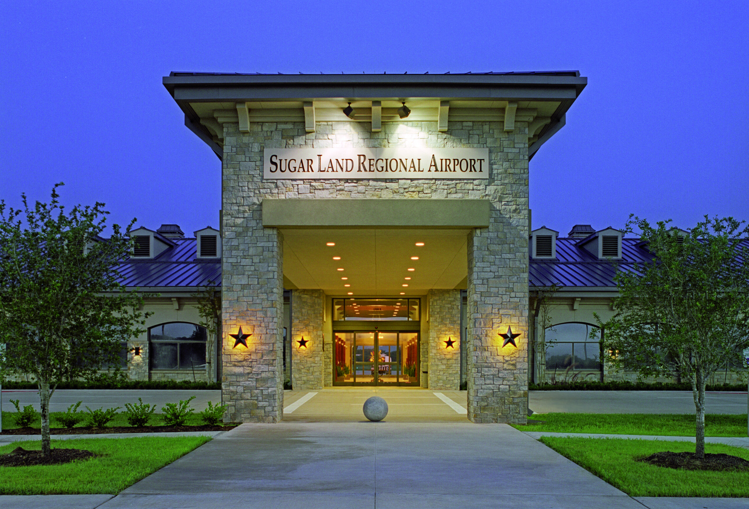 Sugar Land Regional Airport exterior