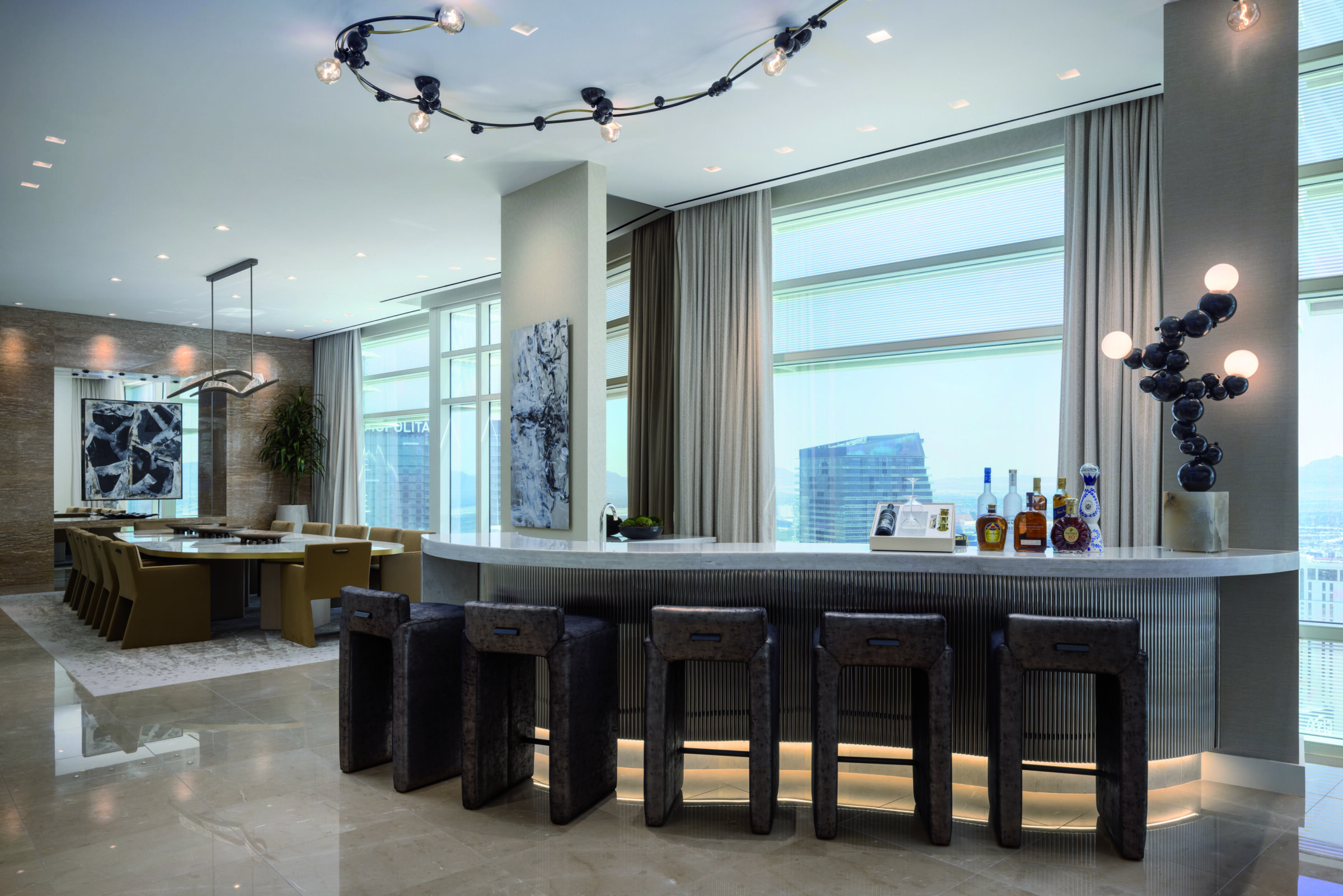 villa bar and dining area