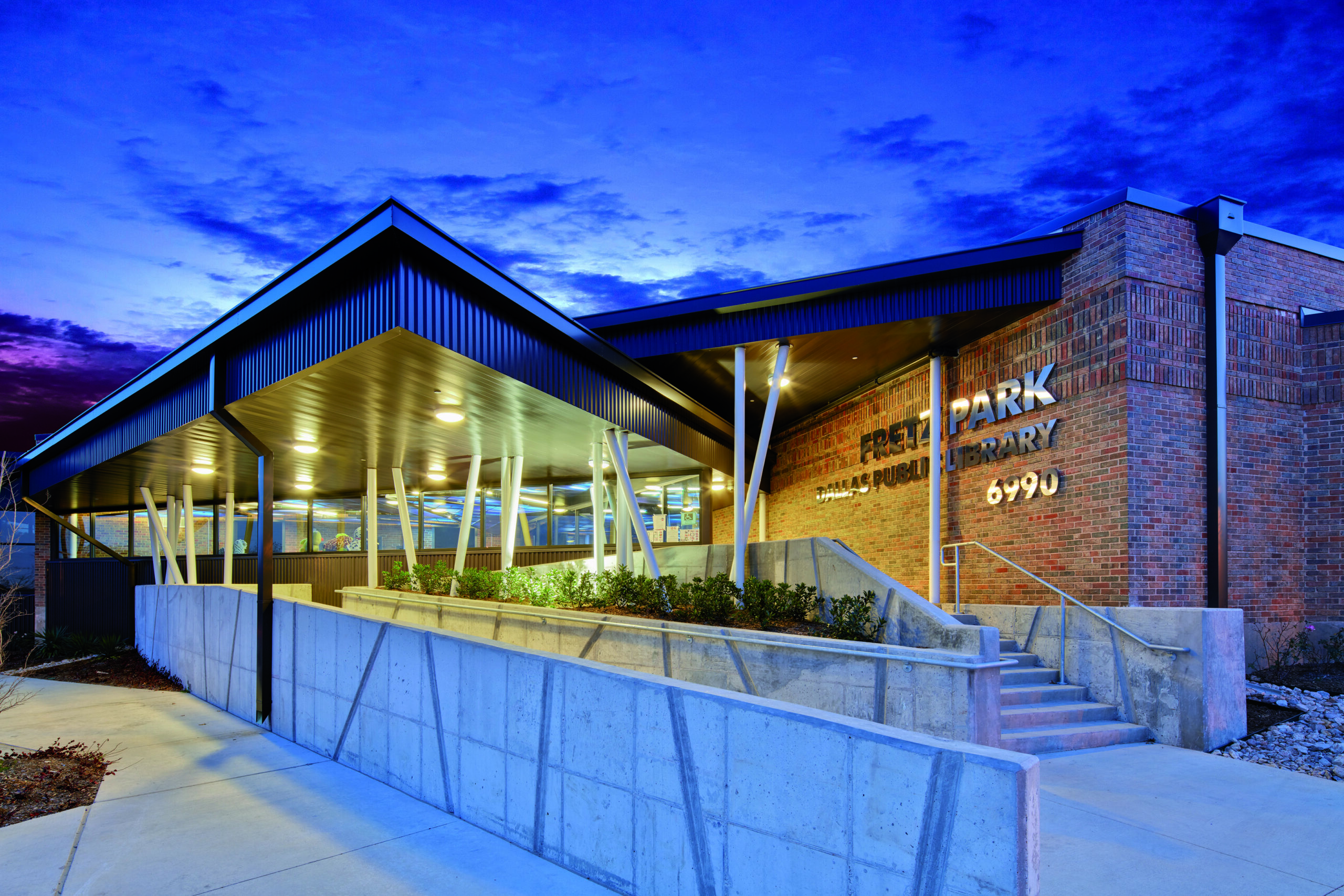 City of Dallas Fretz Park Library