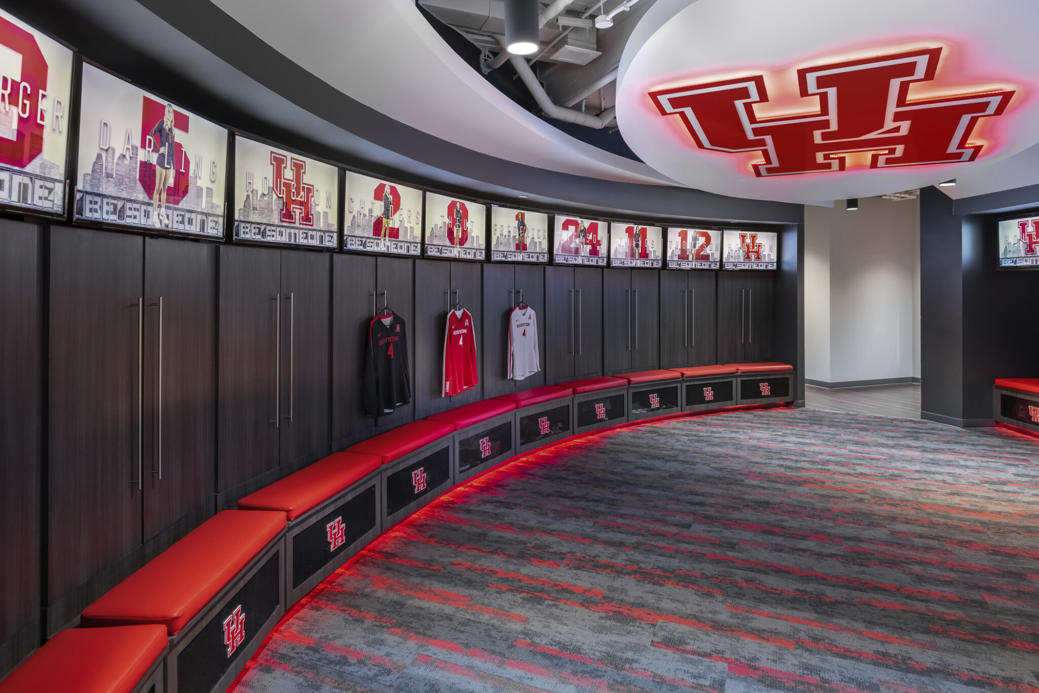 Locker Lounge University of Houston Women’s Volleyball Locker Room + Lounge - PGAL