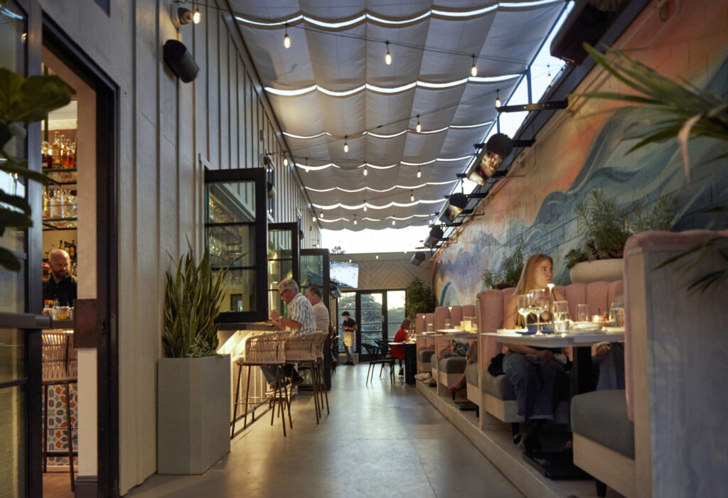 interior mia's low light